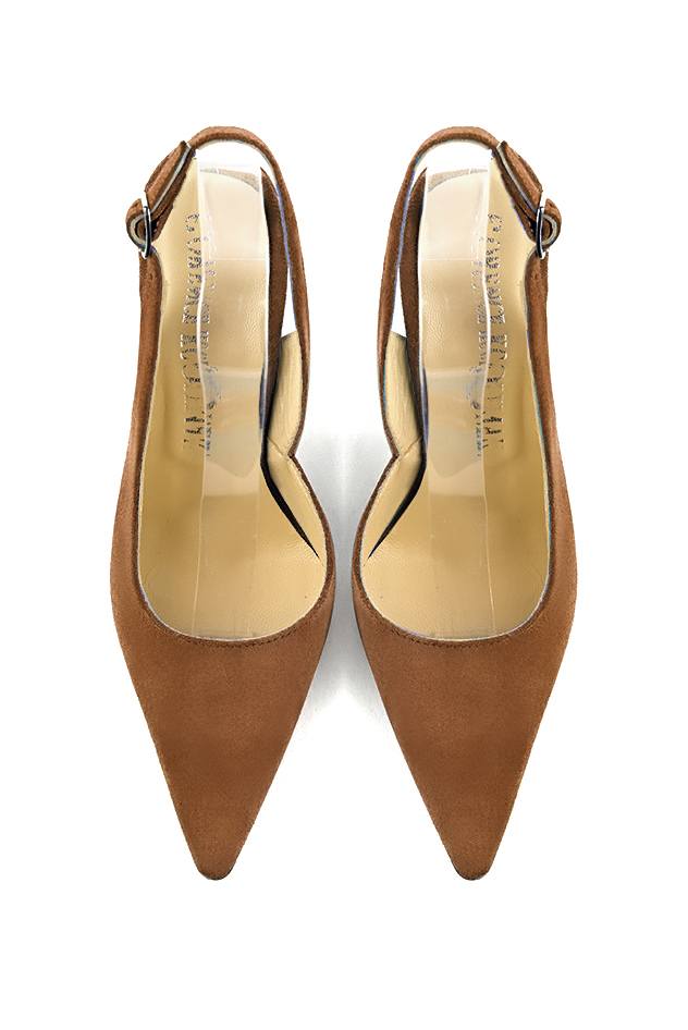 French elegance and refinement for these caramel brown dress slingback shoes, 
                available in many subtle leather and colour combinations. To personalize or not, with your colors.
For fans of wedge heels, this beautiful, timeless pump will do you a great favor.  
                Matching clutches for parties, ceremonies and weddings.   
                You can customize these shoes to perfectly match your tastes or needs, and have a unique model.  
                Choice of leathers, colours, knots and heels. 
                Wide range of materials and shades carefully chosen.  
                Rich collection of flat, low, mid and high heels.  
                Small and large shoe sizes - Florence KOOIJMAN